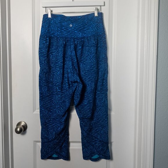 Lululemon Tranquil Crop 22" - 8 Samba Snake Kayak Blue Hero Blue - Picture 6 of 8